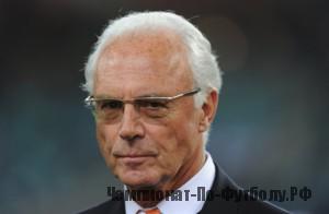 Germany's football legend and member of the executive committee of international football governing body FIFA, Franz Beckenbauer, poses prior the 2010 World Cup semi-final match Germany vs. Spain on July 7, 2010 at Moses Mabhida stadium in Durban.  NO PUSH TO MOBILE / MOBILE USE SOLELY WITHIN EDITORIAL ARTICLE -   AFP PHOTO / GABRIEL BOUYS